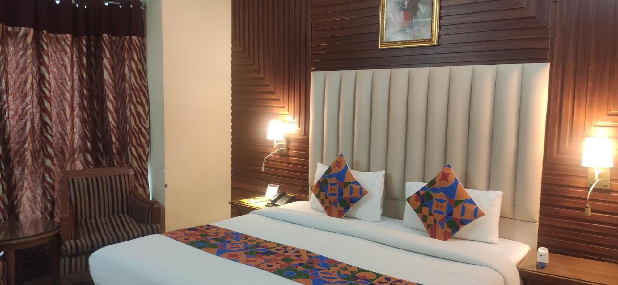 Hotel Conclave Executive Neu-Delhi Exterior foto
