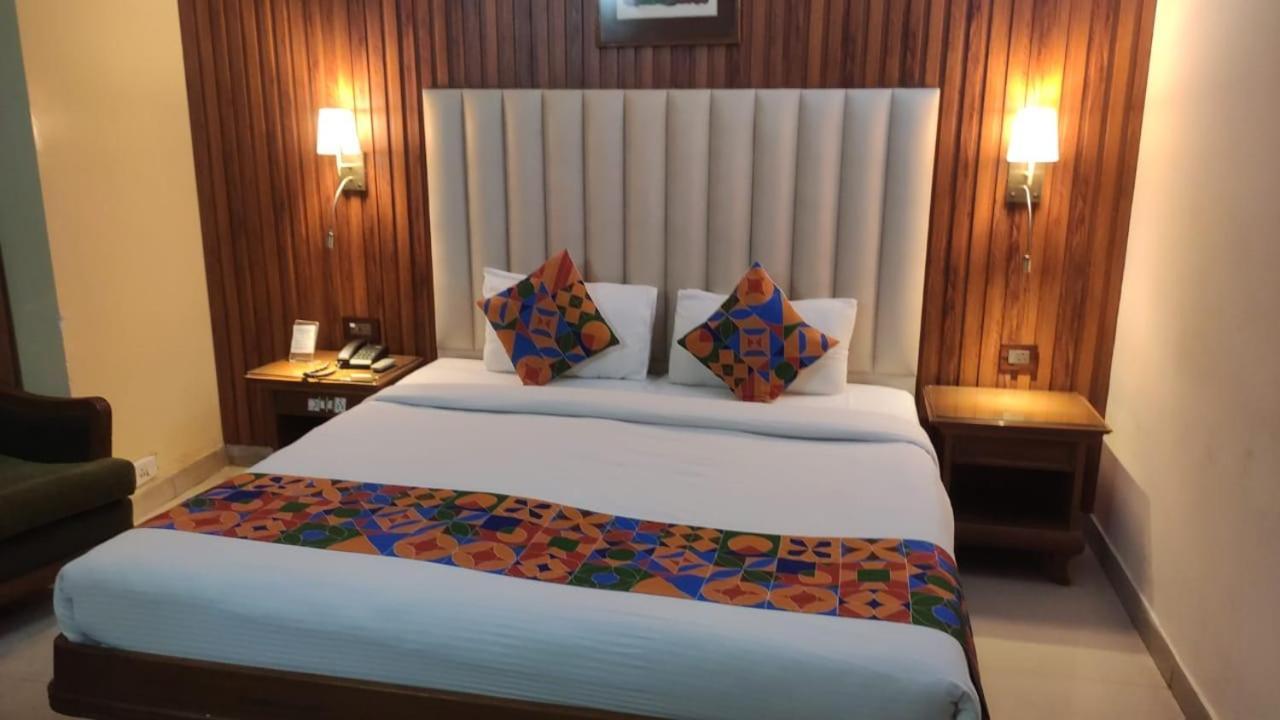 Hotel Conclave Executive Neu-Delhi Exterior foto